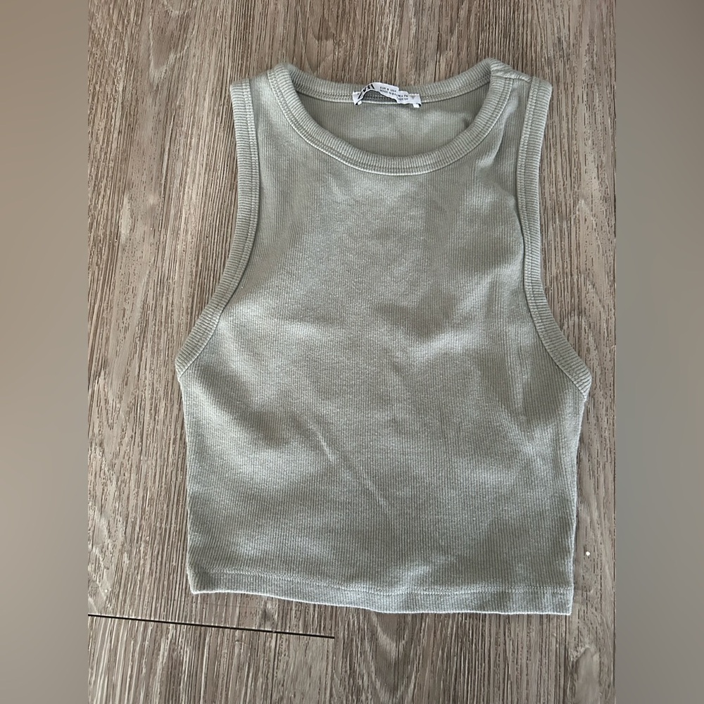 Zara Women's sage greenSleeveless Cropped Ribbed Tank Top Size Small